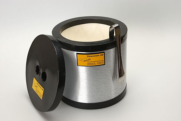 Eiswürfelbehälter mit Zange