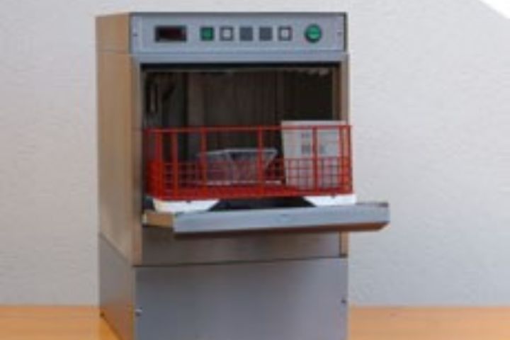 Abwaschmaschine Bar