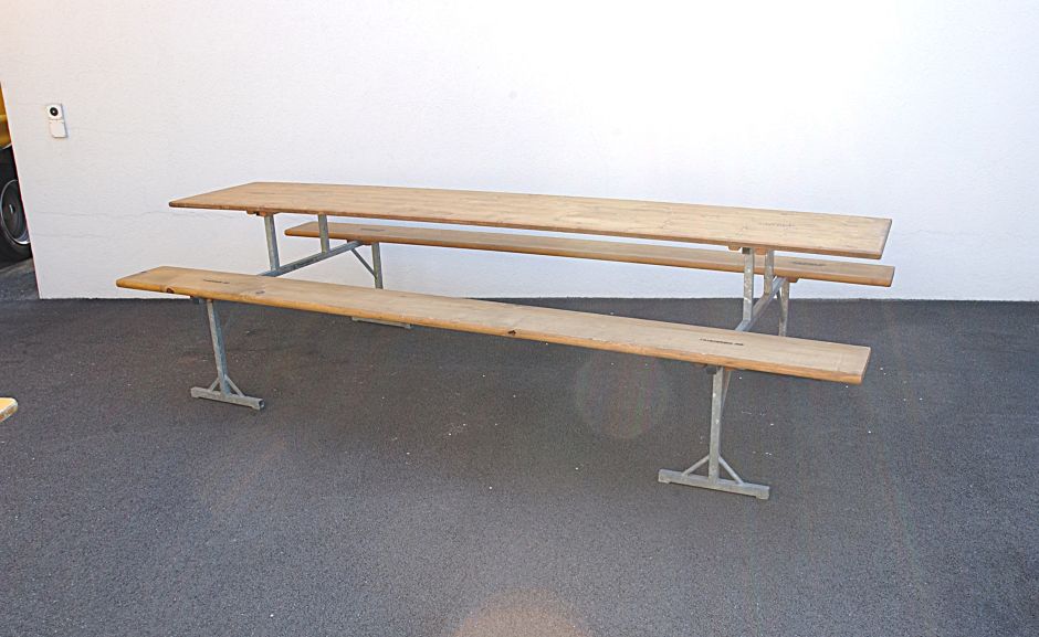 Festtisch_3,0m12_Plaetze.jpg
